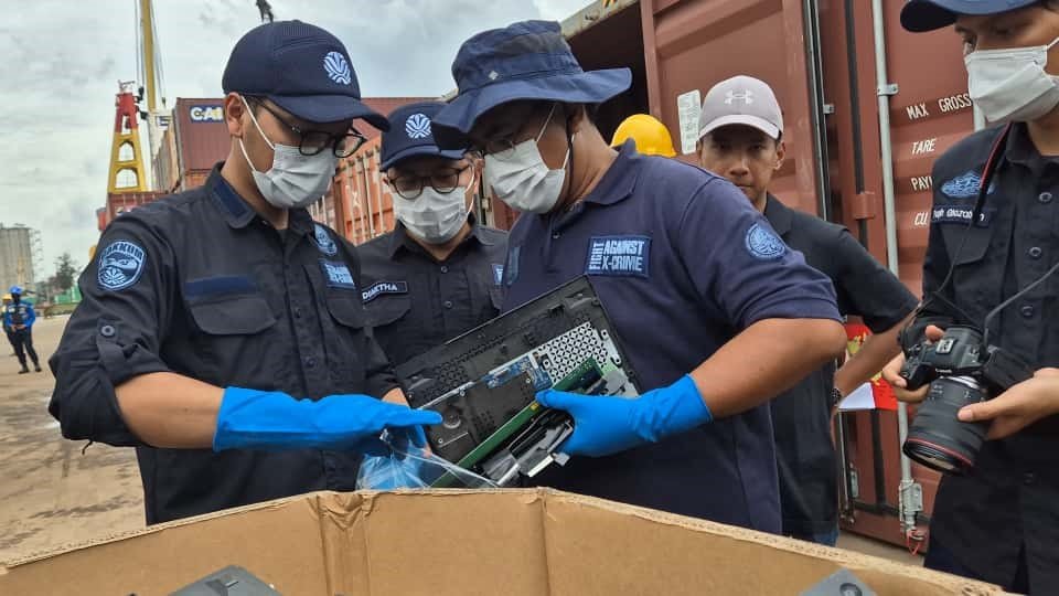 KLH/BPLH Tegas Lindungi Indonesia dari Limbah Berbahaya : 73 Kontainer E-Waste Ilegal Asal Amerika Serikat Dikembalikan